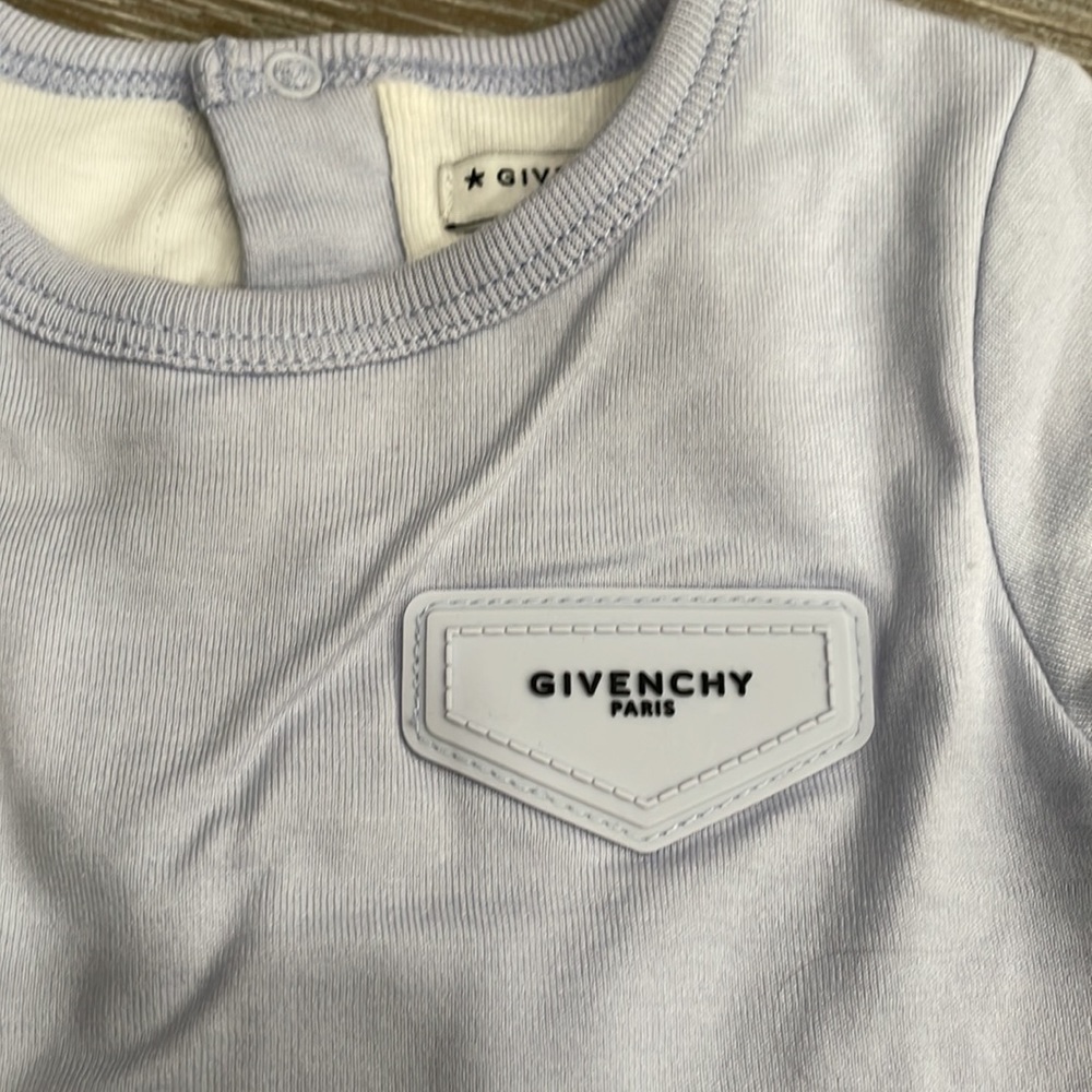 Givenchy - Picture 2 of 2